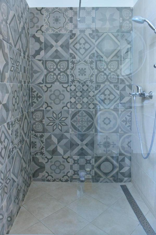 En-Suite Rose On Rokova Street - 5 Min Walk To The Old Town Of Split Exterior photo